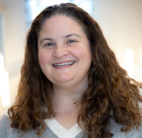 Leslie Machin headshot